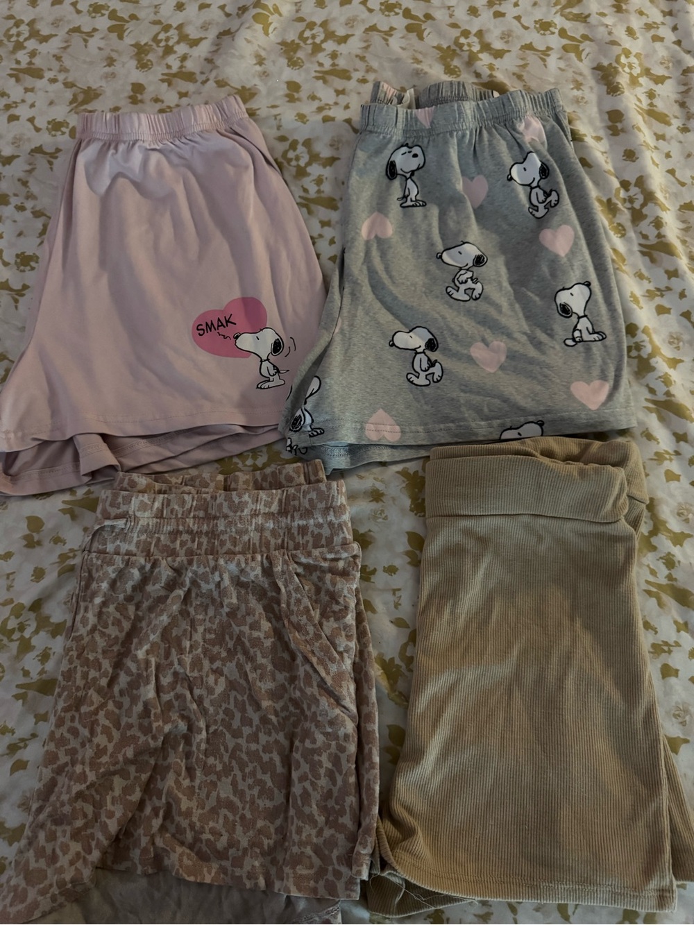 4 pc Bundle of Pink & Gray Snoopy Heart Shorts and Beige & Pink Cheetah Print - Picture 3 of 8